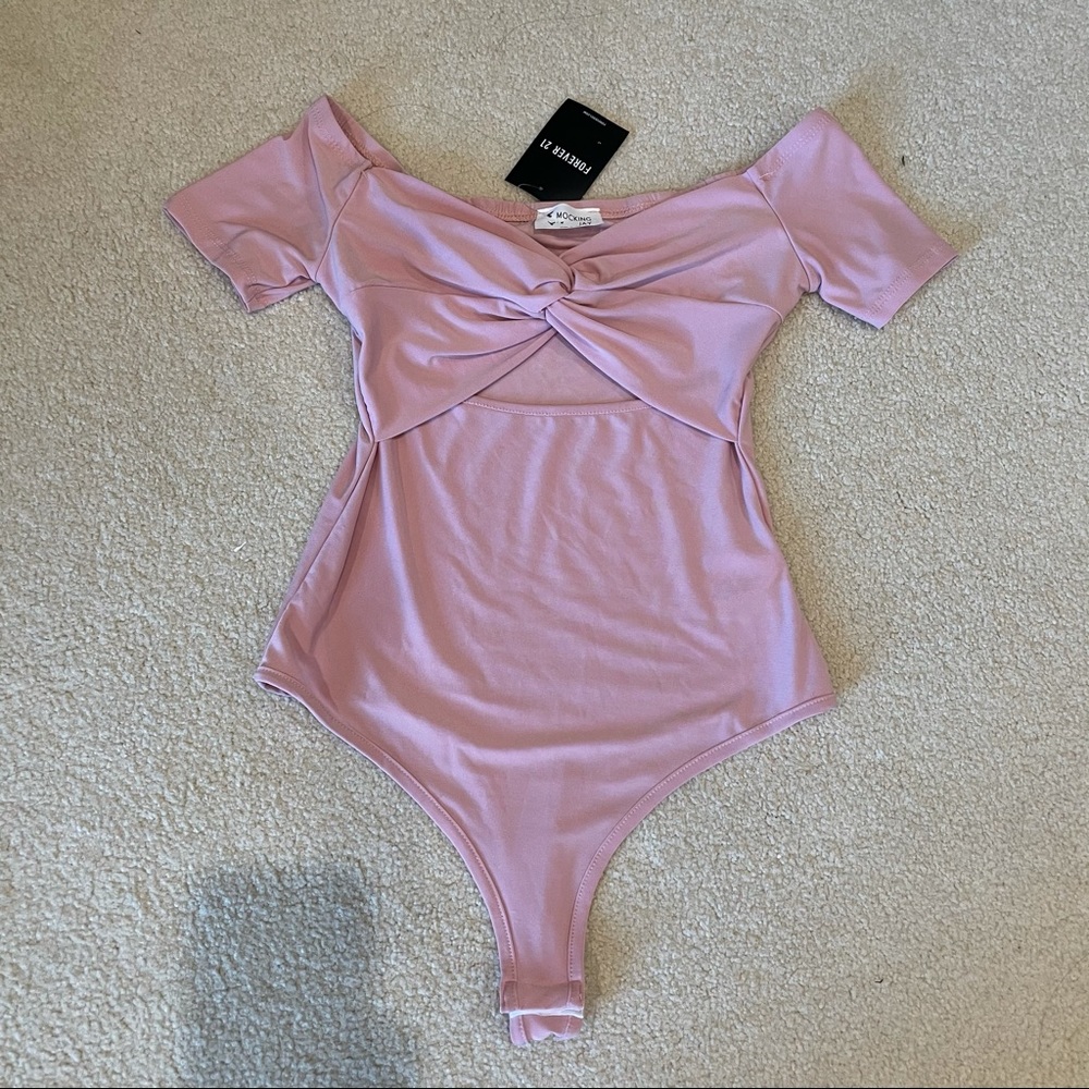 Forever21 Off the shoulder pink body suit size S